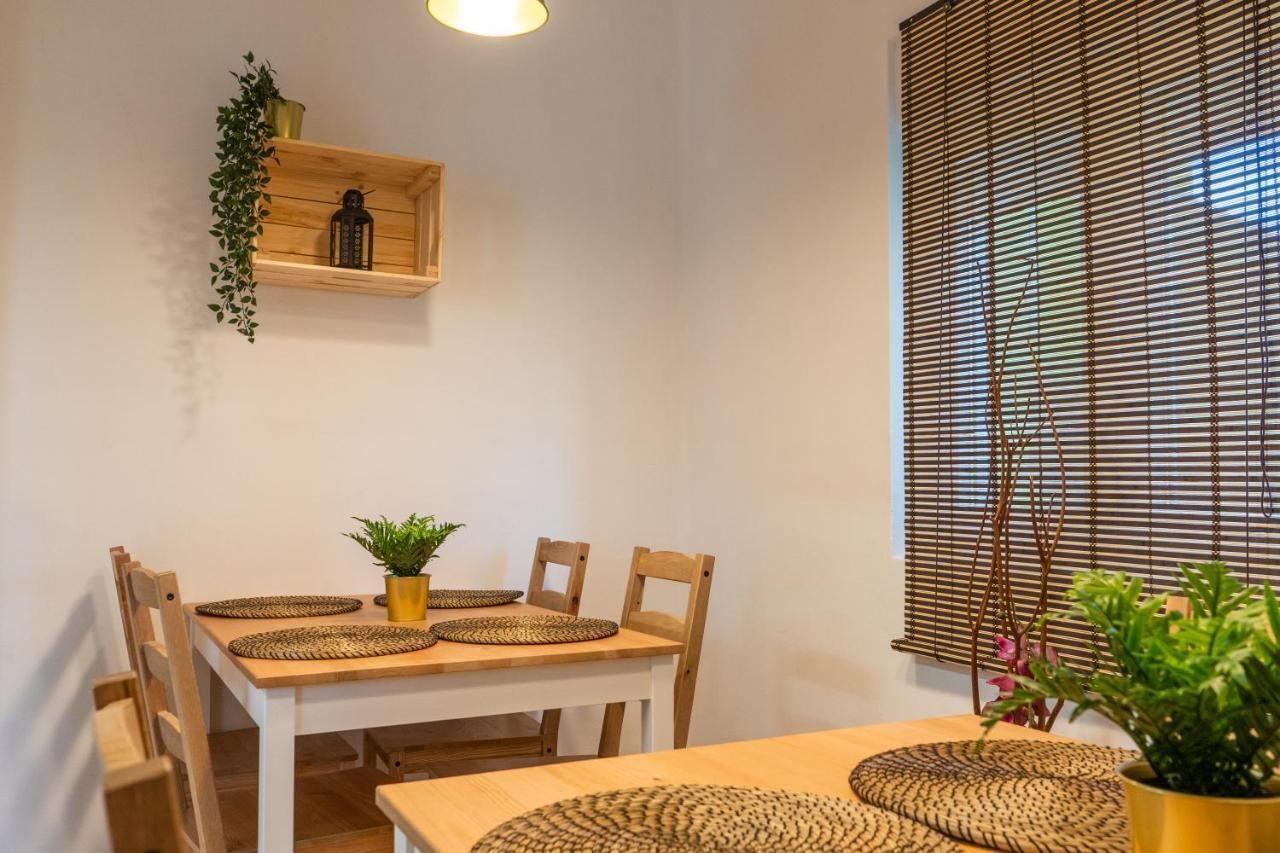 مبيت وإفطار أفيليس Casa Lopez المظهر الخارجي الصورة